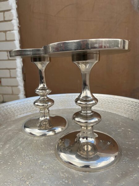 Sudrabkrāsas svečturi / servējamie trauki