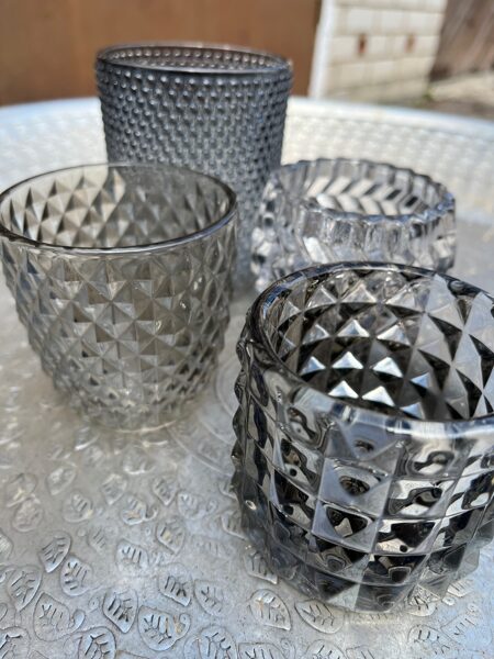 Pelēki sudraboti svečturi tējassvecēm (noma)