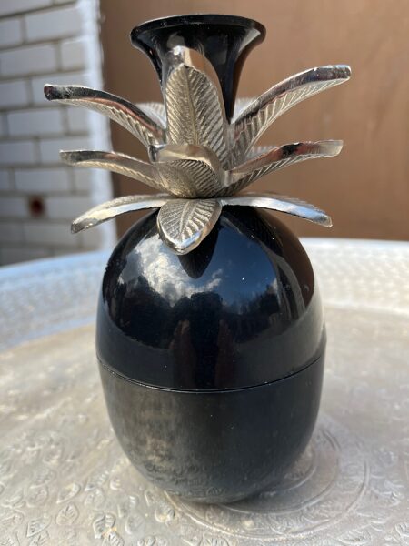 Melns un sudraba svečturis-dekors ananāss (noma)