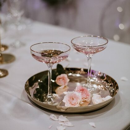 kāzu izstādes stenda noformējums