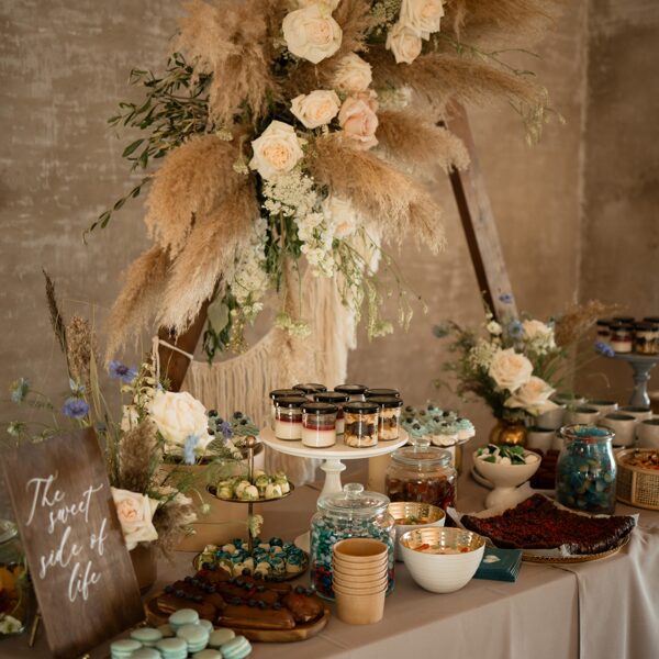 desertu galds kāzās